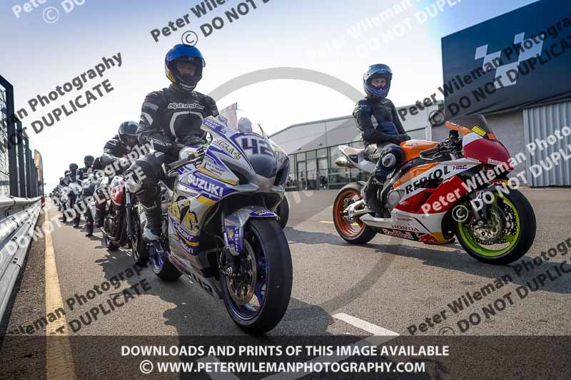 donington no limits trackday;donington park photographs;donington trackday photographs;no limits trackdays;peter wileman photography;trackday digital images;trackday photos